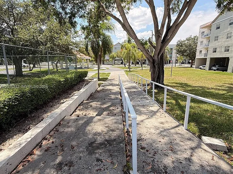 8240 SW 210th St #203 — Photo 27