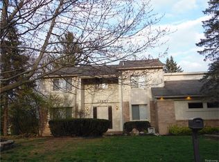 28632 Appleblossom Ln, Farmington Hills, MI 48331