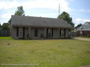 7461 Cliffwood Dr, Horn Lake, MS 38637