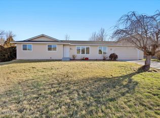 1412 W Cherry Ave, Selah, WA