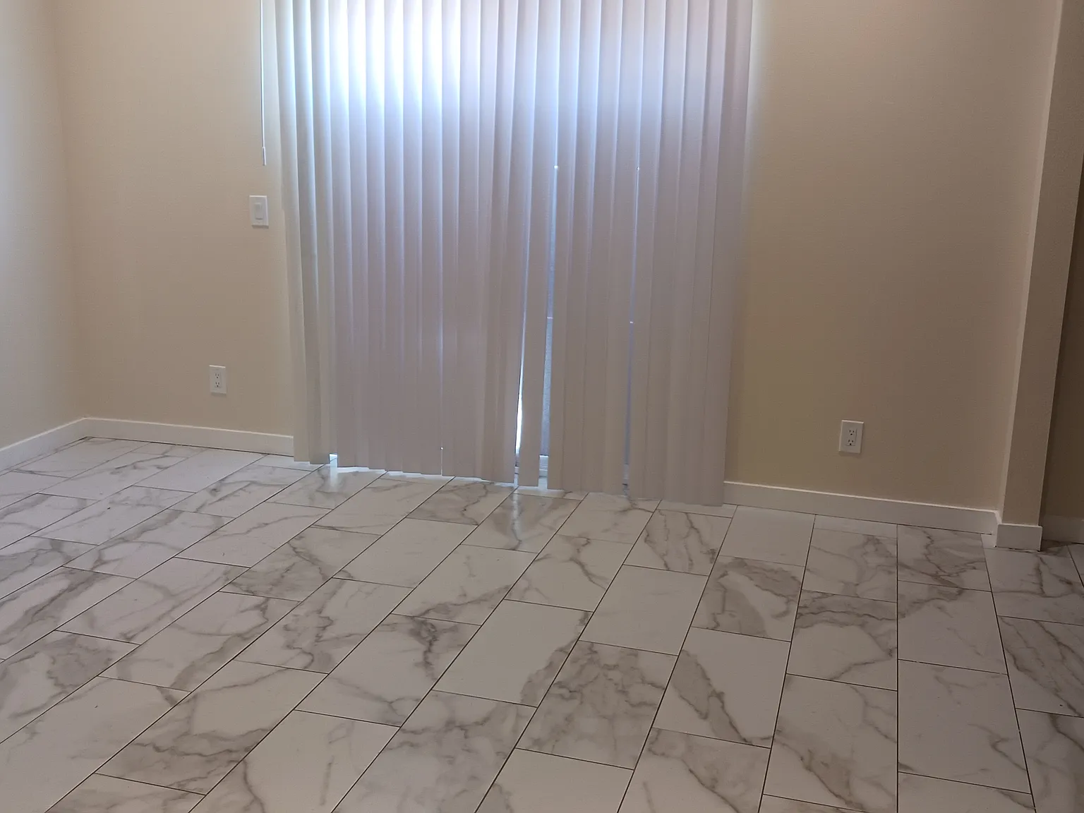 Studio, 250 sqft, $1,050 — Photo 4