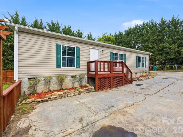 106 Central Ave, Swannanoa, NC 28778