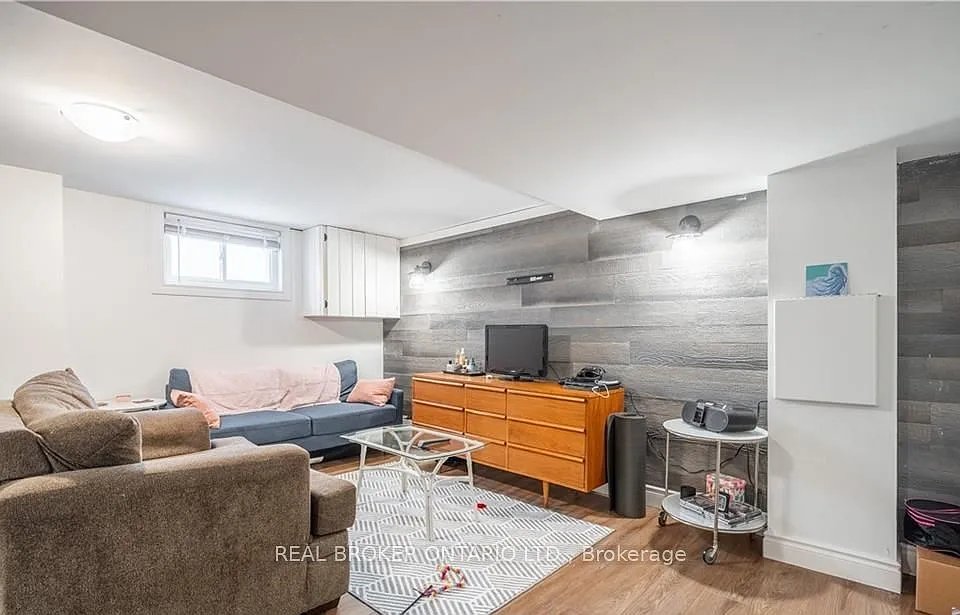 301 Wallace Ave S #BASEMENT