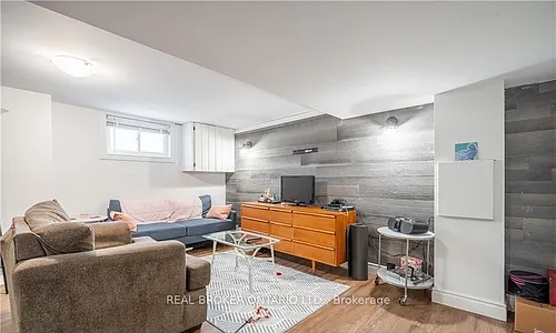 301 Wallace Ave S #BASEMENT Photo 1