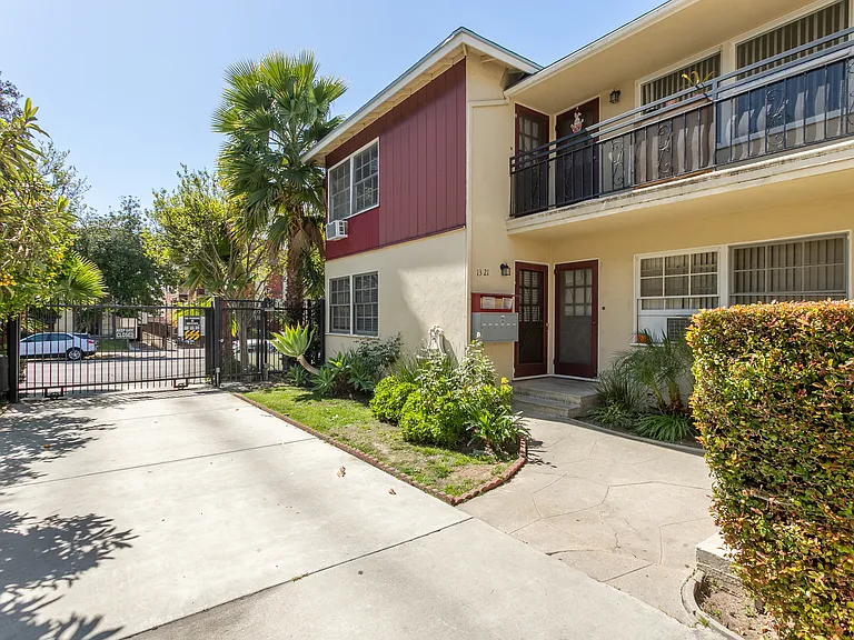1321 E Wilson Ave #6 — Photo 21
