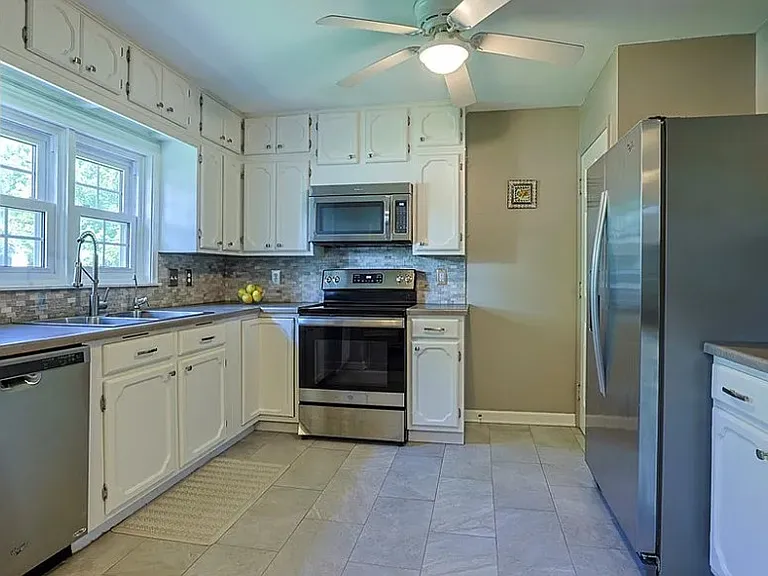103A Chatham Dr — Photo 9