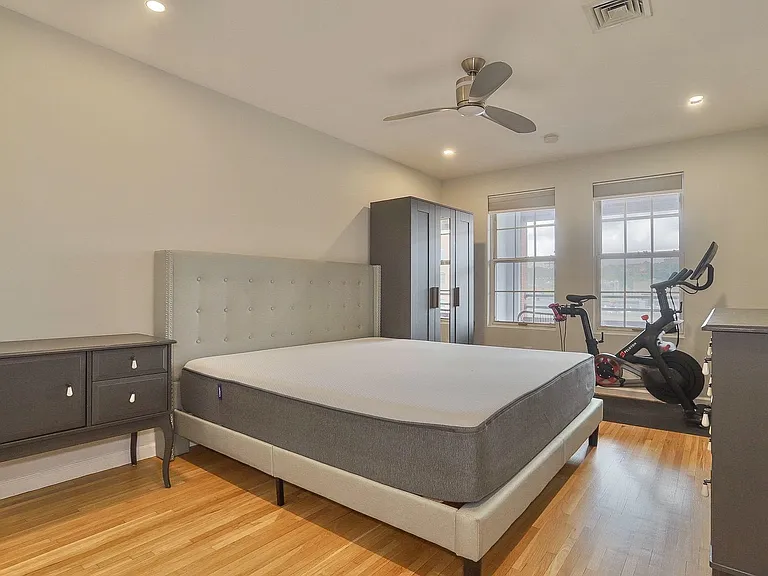 1001 Clinton St #5B — Photo 10