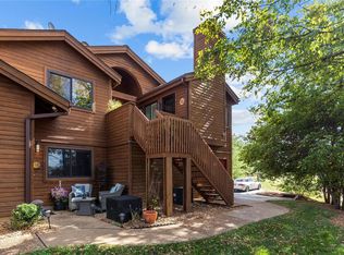 312 Hemingway Ln #E, Saint Charles, MO 63304