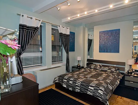 Rented by Sterling Holdings | media 29