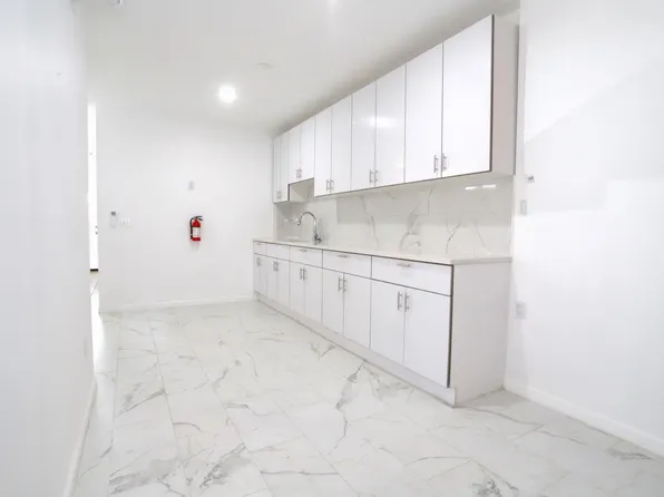 18 Wallis Avenue image 4 of 27