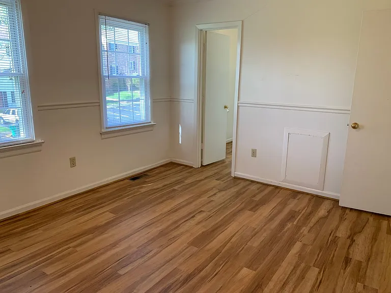 114 Southampton Ct #1 — Photo 25