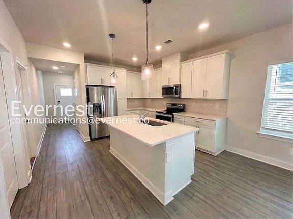 2nd image of 204 Douglas Bend Rd #1306