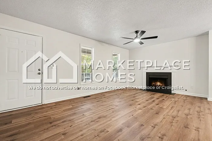 109 Hampton Dr — Photo 4