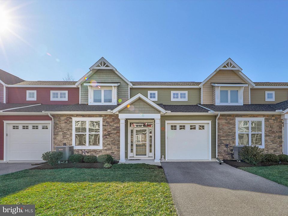 1st image of 38075 Gillespie Dr #3
