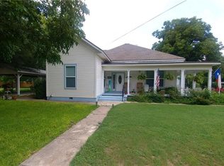 300 W Gibson, Thorndale, TX 76577