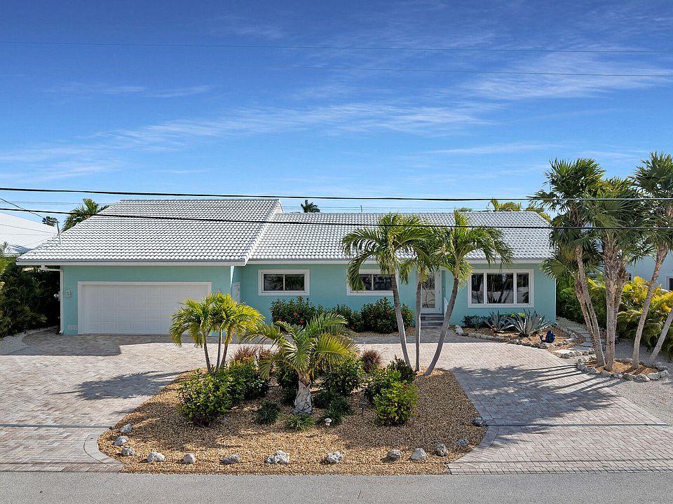 1st image of 160 13th St