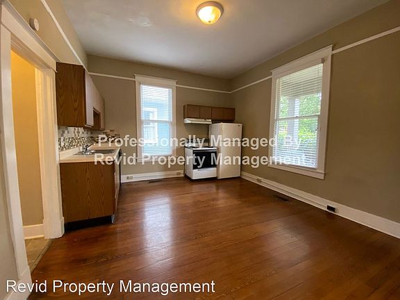5th image of 288 N McLean Blvd #1