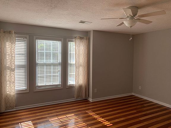 2nd image of 160 Ivy Creek Ln Unit 204