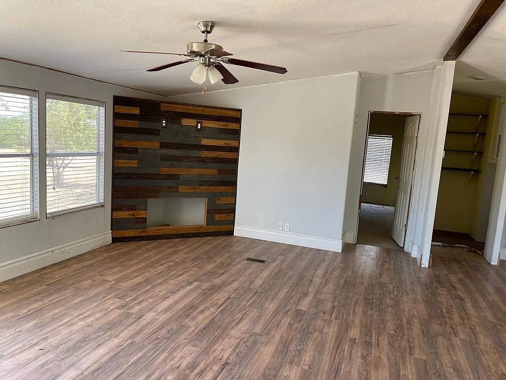 3 bed, 1456 sqft, $2,195 — Photo 2