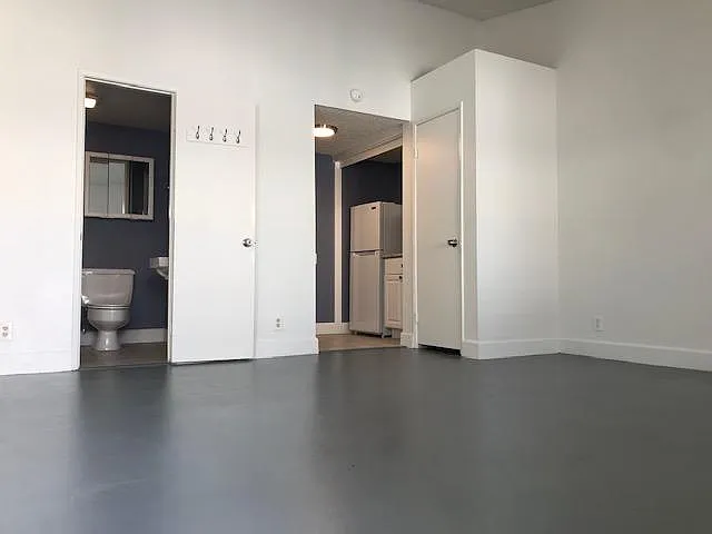 Smoke Tree Studio Apartments — Photo 30