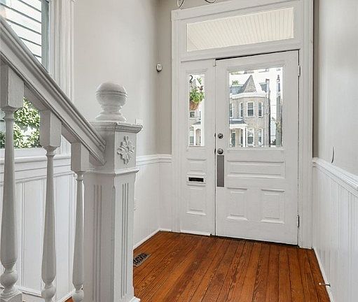 5th image of 2028 W Main St
