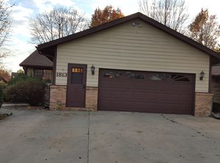 1813 Willow View Rd, Urbana, IL 61802