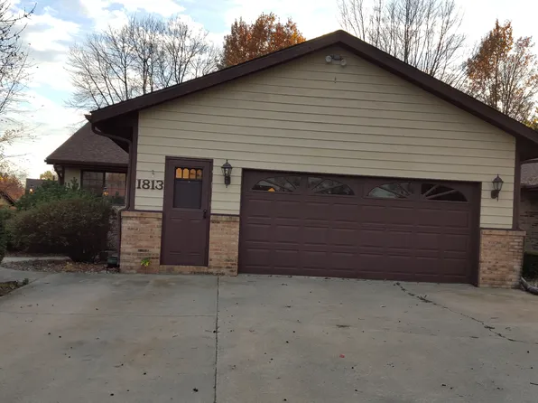 1813 Willow View Rd, Urbana, IL 61802