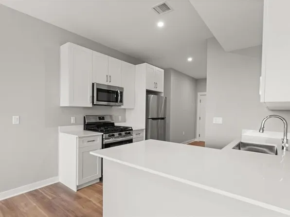 475 Communipaw Avenue image 5 of 33