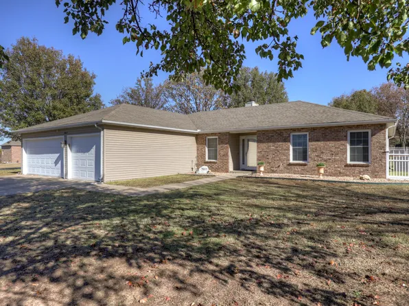 3467 S Loma Linda Drive, Loma Linda, MO 64804