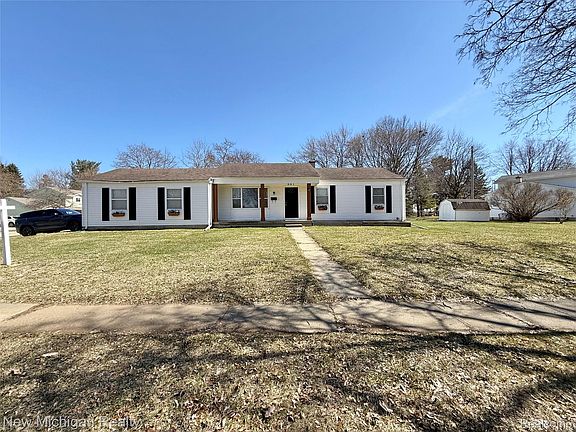 3rd image of 501 Spring Ln