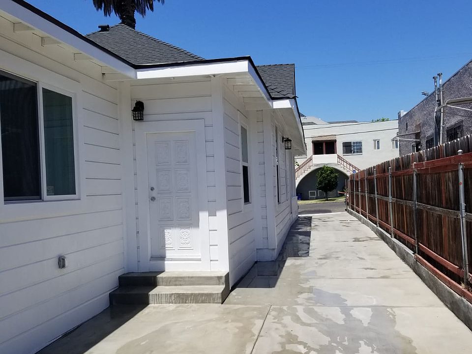 1st image of 418 Camulos St #418