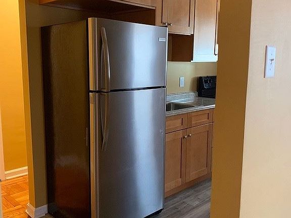 4th image of 908 Hamilton Blvd APT 2