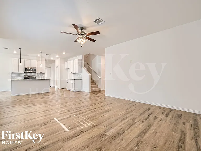 7384 Parkside Place Dr — Photo 6