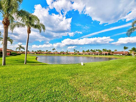 GORGEOUS LAKE VIEW!