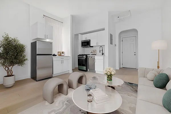 Rented by MNS | media 3