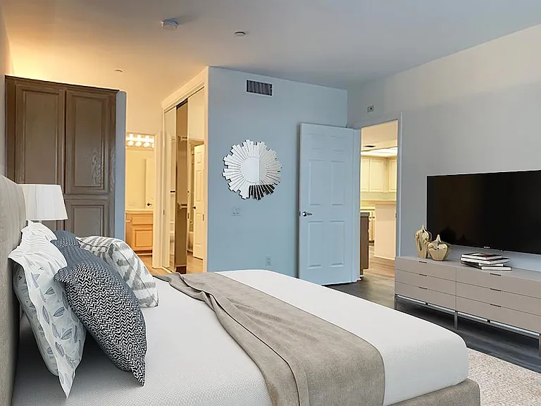 Spacious bedroom with en-suite dressing area