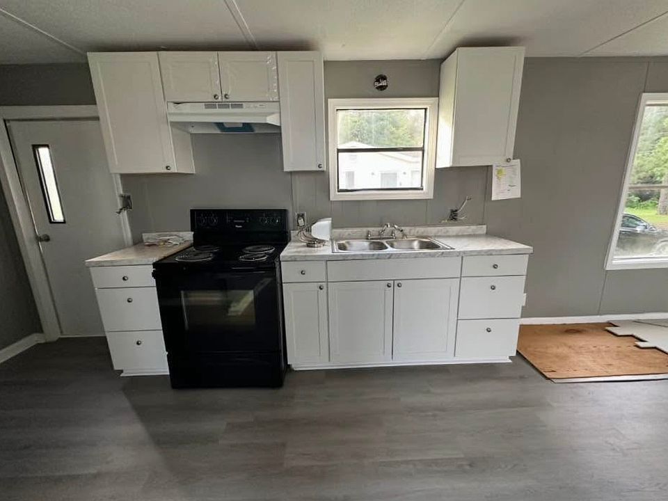 1st image of 84 Cynthia Ln