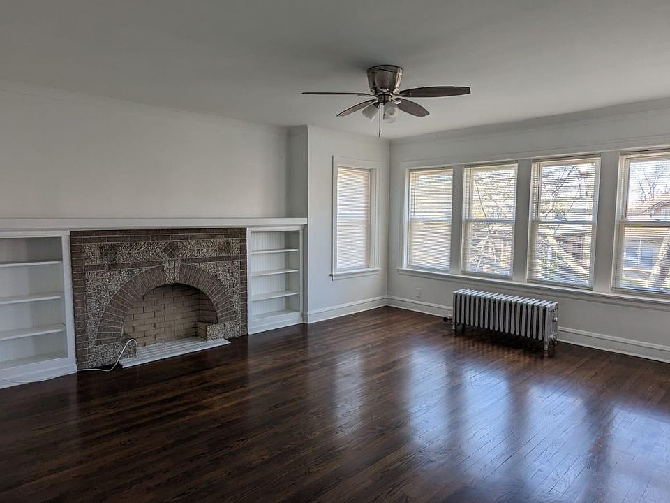 1st image of 6033 N Rockwell St #2