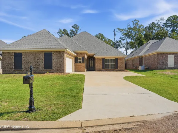 111 Ashley Park Dr, Byram, MS 39272