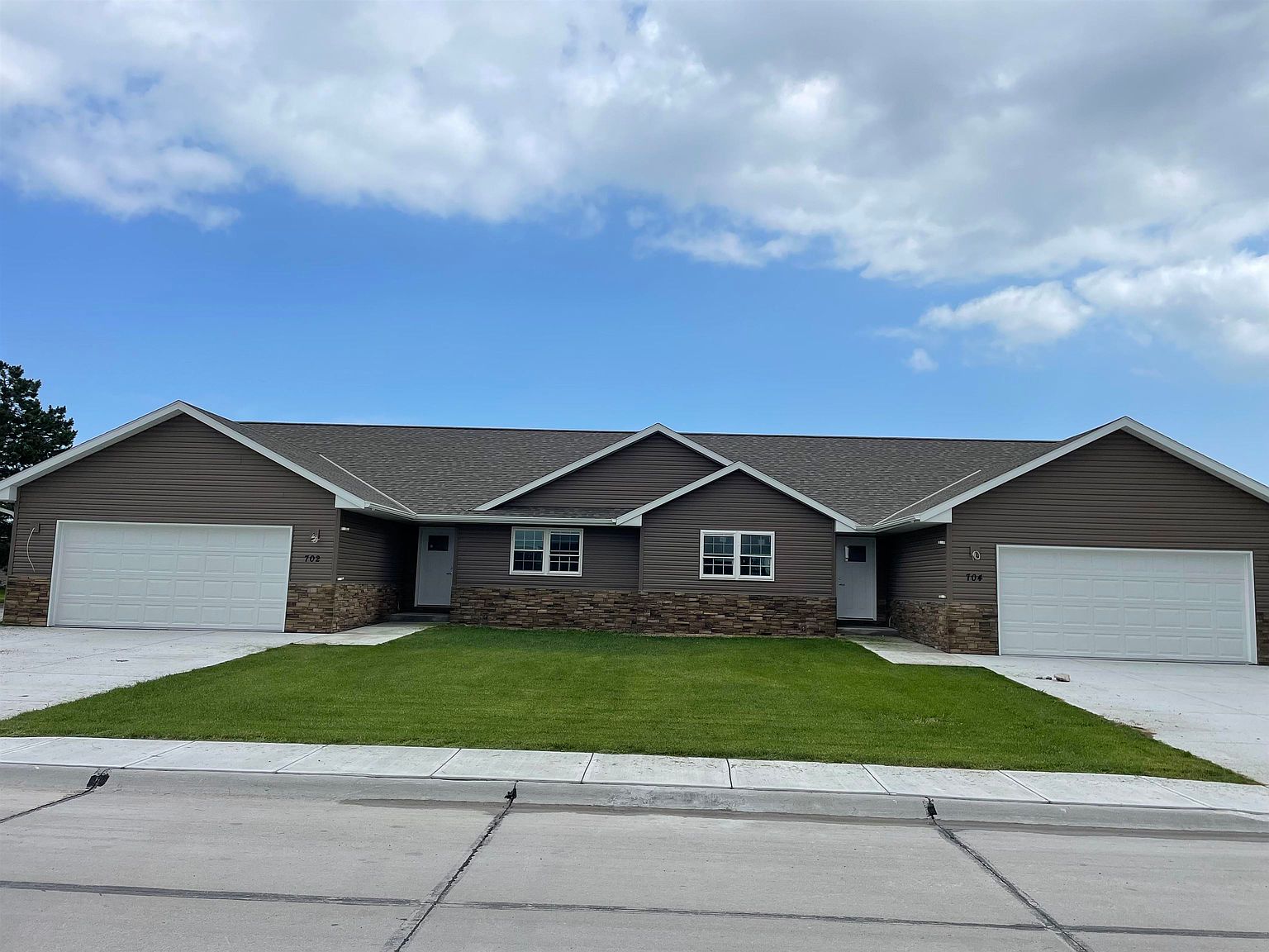 704 19th St, Cozad, NE 69130 MLS 20230820 Zillow
