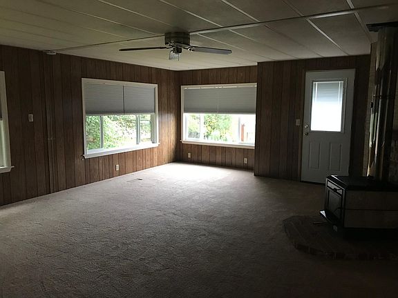 3rd image of 26298 Illinois Ave NE