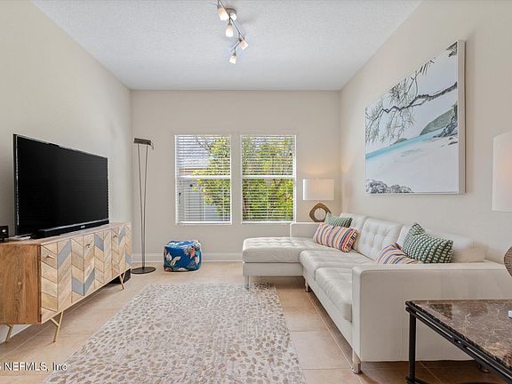 5th image of 383 GIANNA Way
