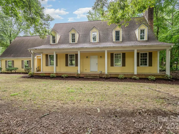 2747 Rolling Hills Dr, Monroe, NC 28110