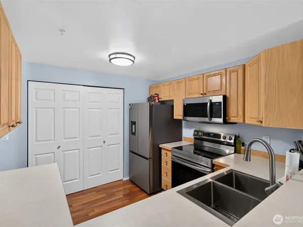 13306 SE 272nd Street Ct #F202, Kent, WA 98042