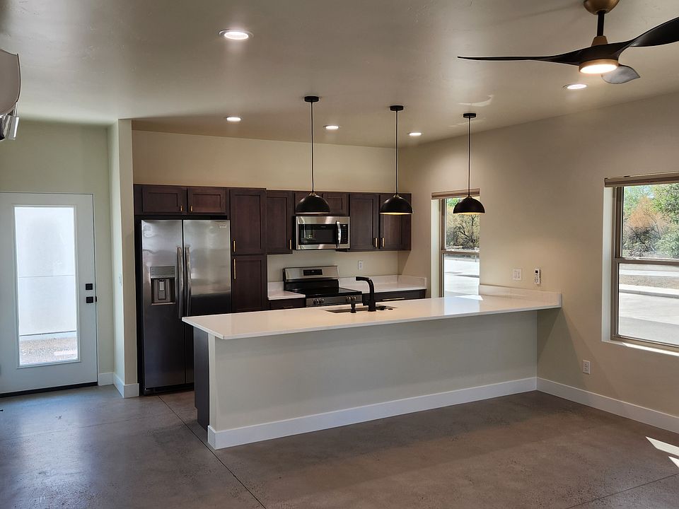 Living Room/Kitchen