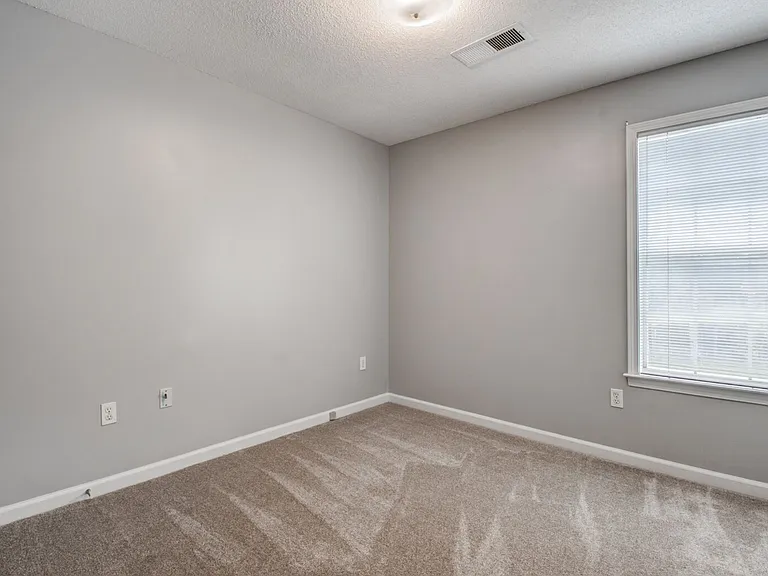 9461 Hickory Dr — Photo 34