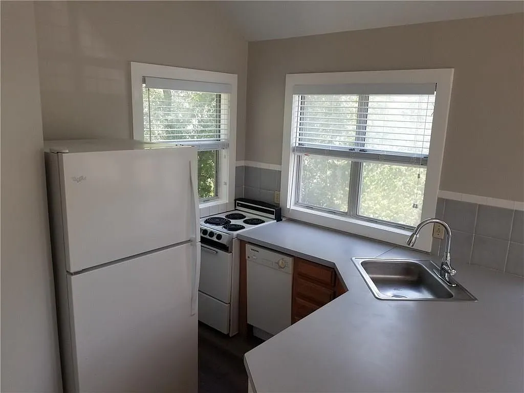 1 bed, 1.0 bath, 400 sqft, $1,595 — Photo 3