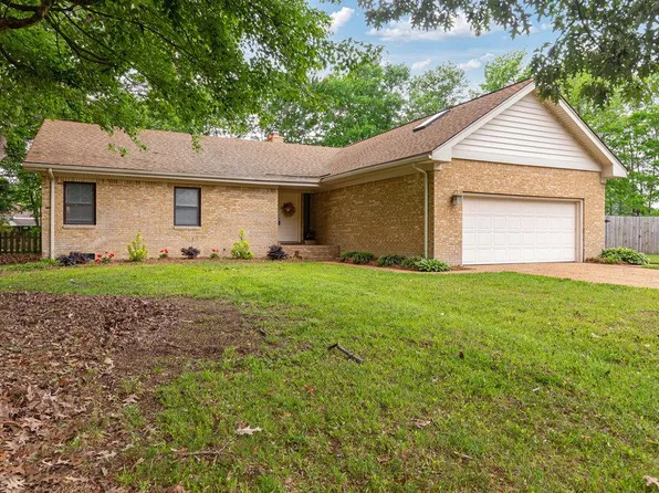 810 Woodrow Ct, Chesapeake, VA 23322