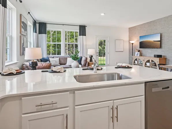 37 Robert Dr, Runnemede, NJ 08078