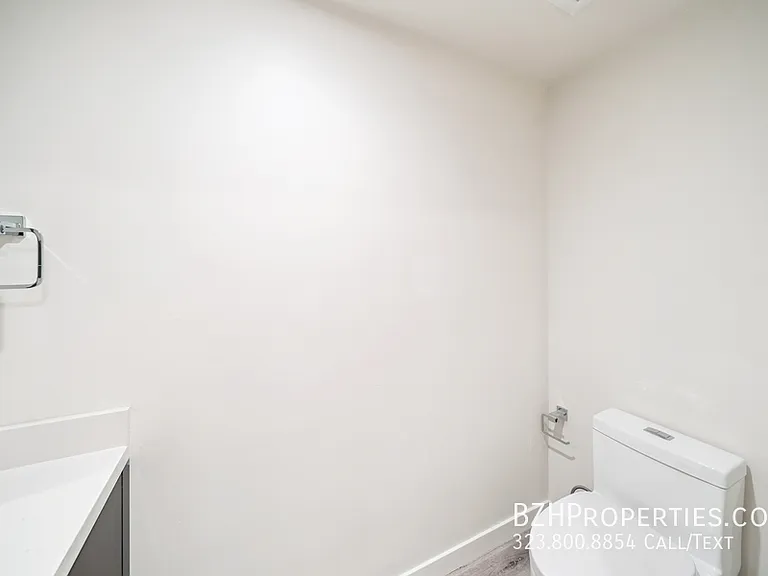 Bedford Twenty - Luxury Condos — Photo 35